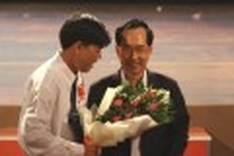 Scholarships funding their way into Vietnamese students hearts