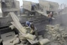 Cement firm to build green power plant