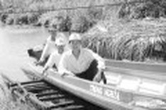 Vietnam recruits youths under 30 to lead nation