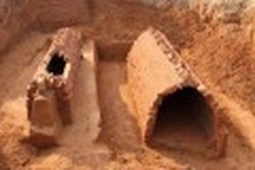 1,500-year-old tombs unearthed in Hanoi
