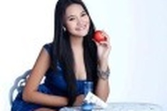 Vietnamese beauties raise fund for central region