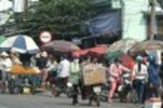 Experts: Non residents should share public services