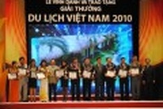 50 businesses receive Vietnam Tourism Awards 2010