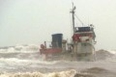 East Sea experiences fierce stormy weather