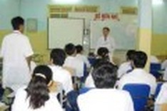 Allowance support for low-income teachers