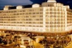 Average room rate at city hotels tumbles