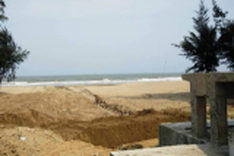 Sam Son authorities vow to tackle beach sewage
