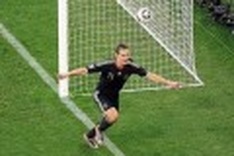 Germany rout Argentina to reach World Cup semi-finals
