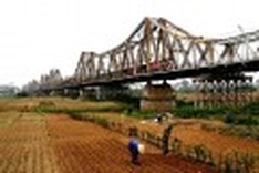 Documentary on Long Bien Bridge wins prize