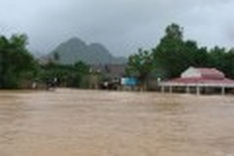 Deadly flooding reminiscent of 2007; over 35,000 houses flooded