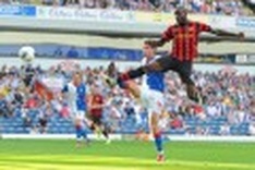 City back on track as United stay top