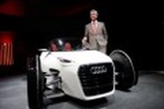 Auto makers defy crisis at IAA motor show