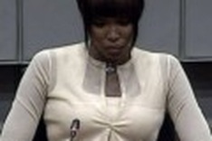 Naomi Campbell admits receiving diamonds gift