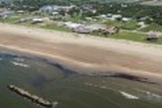 Gulf oil leak could be capped by Monday: official