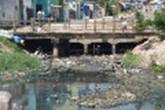 Pollution and sewage ruining Da Nang's rivers