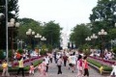 City breaks ground for first underground parking lot