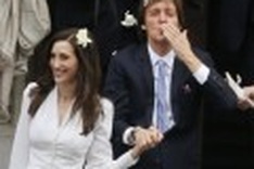Paul McCartney weds in nostalgia-filled ceremony