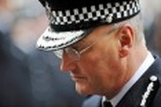 Scotland Yard chief quits, Brooks arrested over hacking