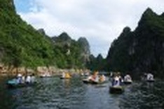 In photos: Breathtaking Trang An Caves