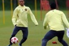 Man Utd's Nani 'not going anywhere'