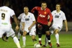 Man. Utd shrug off mauling to enter League Cup quarters