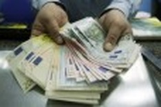China says it hopes EU will stick to bailout plan