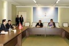 PM Dung meets Singaporean, ASEAN leaders