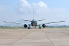 Licenses revoked after near-miss at airport