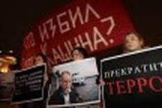 Russian journalists march against attacks on media