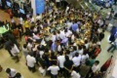 National Day promotions pack supermarkets with customers
