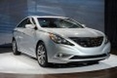 Hyundai recalls nearly 140,000 Sonata sedans in US