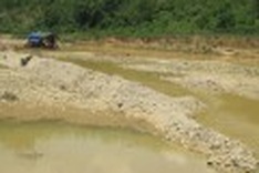 Gold mining destroying precious river
