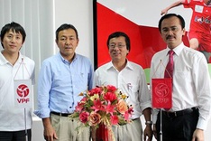 Foreign experts to aid Vietnamese football