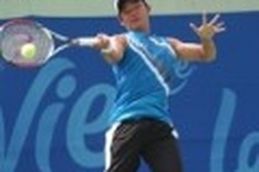 26 players compete in national tennis open