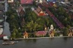 Thai PM tells Bangkok to move belongings to safety