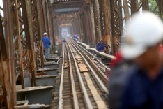 VND300bn to overhaul Long Bien Bridge