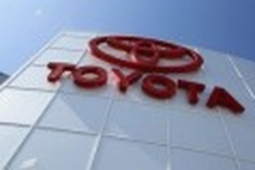 Toyota recalls 1.5 mln cars over brake fault