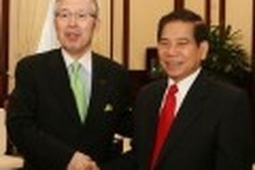 Vietnam prioritizes hi-tech park projects, says State President