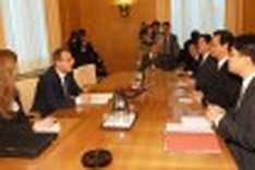 Government chief meets UN officials