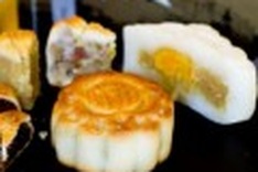 Moon cake: from an autumn tradition