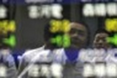 G7 vows to back stability as nervous markets open