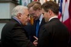 IMF, World Bank see more economic peril ahead