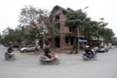 PM cleans house on neglected villas