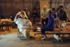 Hanoians chilled by dropping temperatures