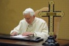 Pope talks of God's 'surprises' in Christmas message