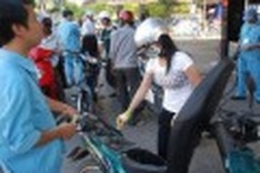 Vietnam drops petroleum import taxes in hopes of relief