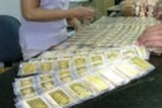 State Bank’s interference helps lower gold prices