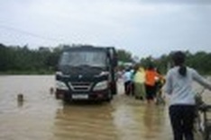 Hydroelectric lakes spell flood trouble in south-central Vietnam