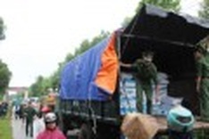 Flood relief flood in Ha Tinh from DTiNews and readers