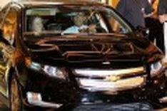 Electric cars: Considering a Volt or Leaf? Lease it.